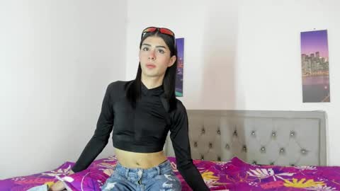 Snapshot of alice_oceans chatting on December 31, 5:55 am Alice Oceans. online show from December 31, 5:55 am