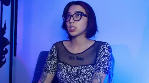      online show from March 15, 10:38 pm