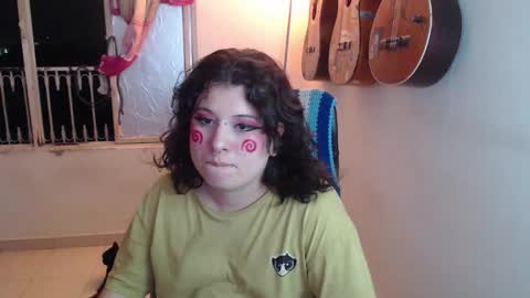 Snapshot of alice_psilocybe_sabina420 chatting on October 19, 3:40 am Alicia Aldara online show from October 19, 3:40 am