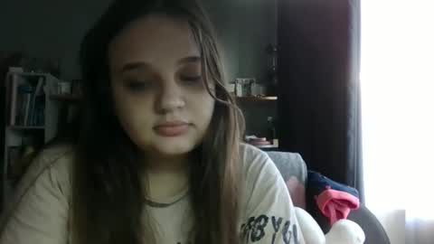 Snapshot of alice_shy14 chatting on October 22, 5:41 am Cristal online show from October 22, 5:41 am