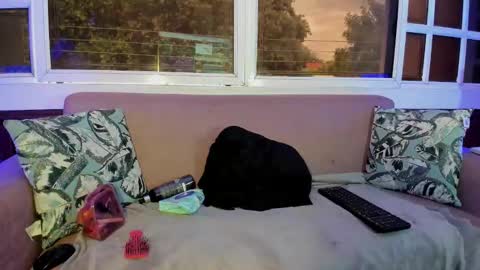 Snapshot of alice_simpson1 chatting on October 13, 11:54 am alice_simpson1 online show from October 13, 11:54 am