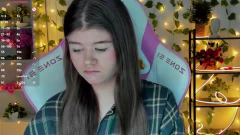 Snapshot of alice_tails chatting on October 24, 9:11 pm Alice online show from October 24, 9:11 pm