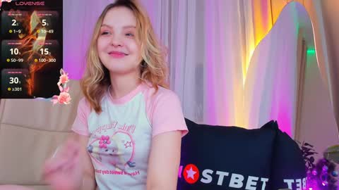 Alice  online show from December 14, 4:52 pm