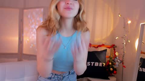 Alice  online show from December 19, 1:40 pm