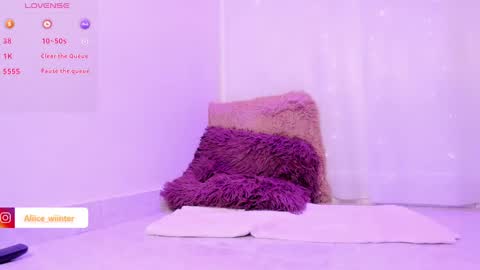 Alice  online show from December 12, 2:37 am