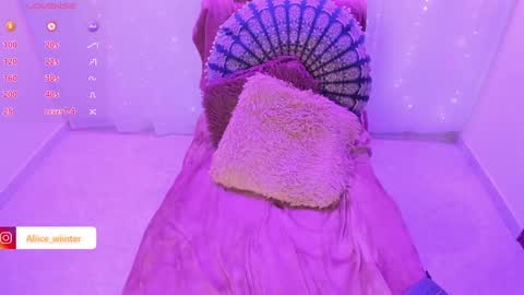 Alice  online show from December 30, 10:45 pm