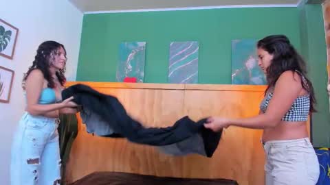 Snapshot of aliceandsia chatting on November 8, 6:18 pm Alice and Asia online show from November 8, 6:18 pm