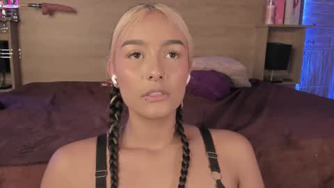 Alice  online show from March 5, 3:07 pm