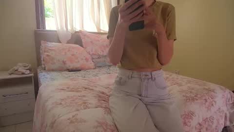 Alice DeLUCA online show from October 31, 3:35 pm