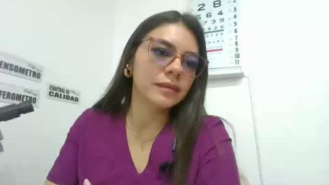 Snapshot of alicee16 chatting on January 4, 4:43 pm alicee16 online show from January 4, 4:43 pm