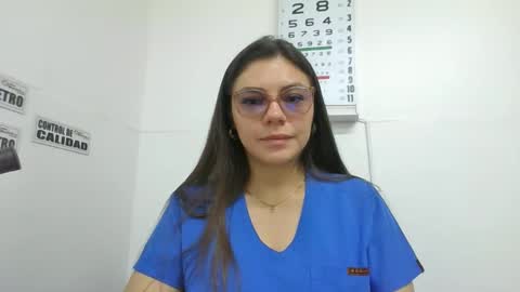 Snapshot of alicee16 chatting on January 10, 6:49 pm alicee16 online show from January 10, 6:49 pm