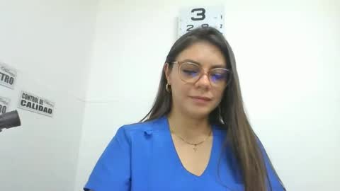 Snapshot of alicee16 chatting on January 10, 10:25 pm alicee16 online show from January 10, 10:25 pm