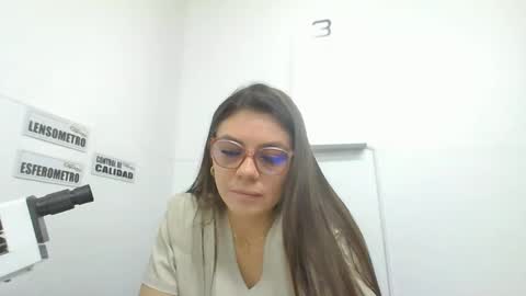 Snapshot of alicee16 chatting on January 11, 4:57 pm alicee16 online show from January 11, 4:57 pm