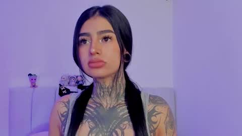 Snapshot of alicee_0 chatting on October 22, 7:24 pm Alice online show from October 22, 7:24 pm