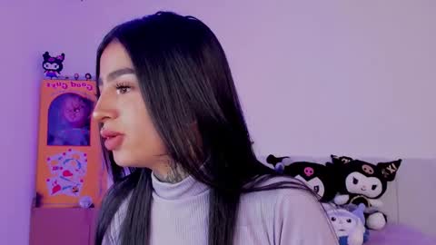 Snapshot of alicee_0 chatting on November 3, 5:03 pm Alice online show from November 3, 5:03 pm