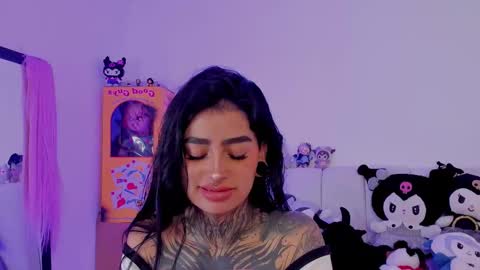 Snapshot of alicee_0 chatting on November 4, 10:20 pm Alice online show from November 4, 10:20 pm