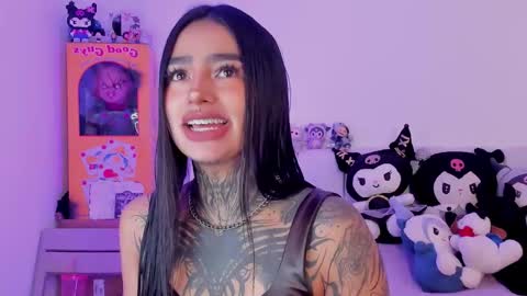 Snapshot of alicee_0 chatting on December 3, 9:35 pm Alice online show from December 3, 9:35 pm