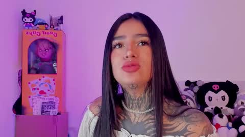 Snapshot of alicee_0 chatting on December 15, 10:58 pm Alice online show from December 15, 10:58 pm