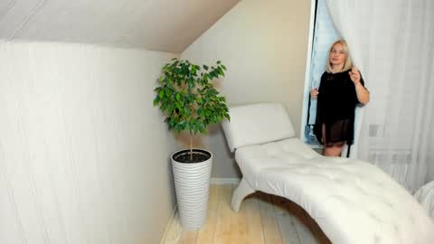 Alicee online show from December 13, 4:49 pm