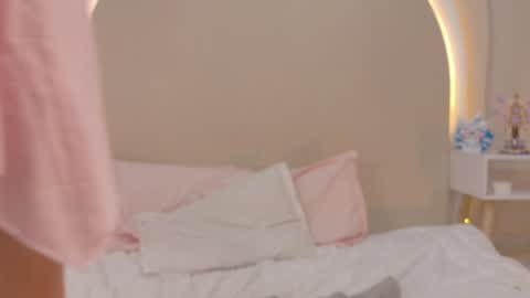 Snapshot of alicee_rodriguez chatting on May 2, 6:13 pm alice online show from May 2, 6:13 pm