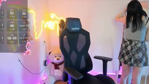 Snapshot of aliceeinwonderlanddd chatting on February 22, 2:34 am Alice online show from February 22, 2:34 am