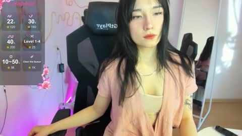 Snapshot of aliceeinwonderlanddd chatting on February 28, 2:45 am Alice online show from February 28, 2:45 am