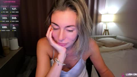 Snapshot of aliceevan chatting on November 22, 2:16 pm Daniella online show from November 22, 2:16 pm