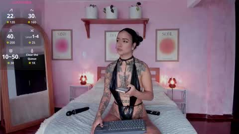 Snapshot of alicegould chatting on November 6, 11:22 am alicegould online show from November 6, 11:22 am