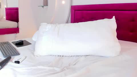 Snapshot of alicehanz_ chatting on December 3, 8:16 am Alice online show from December 3, 8:16 am