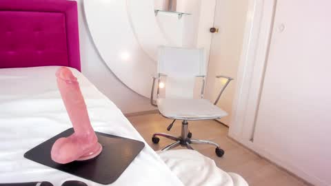 Snapshot of alicehanz_ chatting on February 5, 7:39 am Alice online show from February 5, 7:39 am