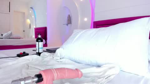 Snapshot of alicehanz_ chatting on February 9, 7:38 am Alice online show from February 9, 7:38 am