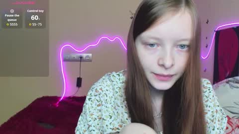 Snapshot of alicehariss chatting on October 22, 3:18 am Alie online show from October 22, 3:18 am