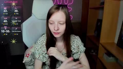 Snapshot of alicehariss chatting on November 11, 2:00 am Alie online show from November 11, 2:00 am