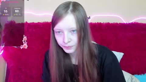 Snapshot of alicehariss chatting on December 14, 3:12 am Alie online show from December 14, 3:12 am