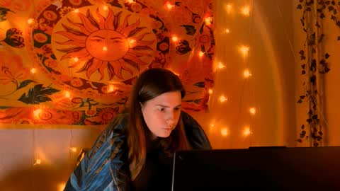 Alice online show from February 6, 5:27 pm