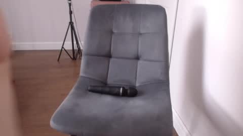 Alice online show from April 18, 12:53 pm