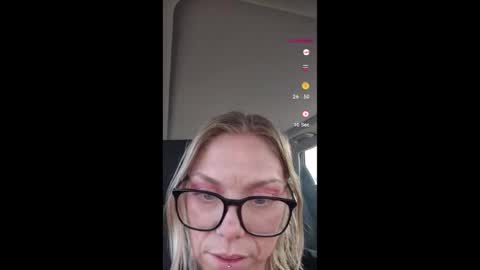 Snapshot of aliceliddell710 chatting on October 12, 9:58 pm Alice Liddell online show from October 12, 9:58 pm