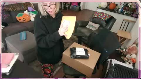 Snapshot of aliceliddell710 chatting on November 3, 7:15 pm Alice Liddell online show from November 3, 7:15 pm