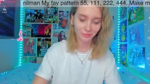 Alice  online show from December 17, 2:22 pm