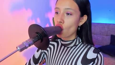 Snapshot of alicemoon__ chatting on December 20, 10:00 am Alicee online show from December 20, 10:00 am