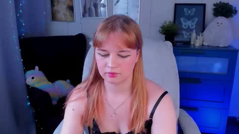 Snapshot of alicepopsy chatting on November 22, 11:20 am Alice online show from November 22, 11:20 am