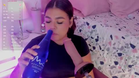 Snapshot of alicethunder_ chatting on October 28, 4:27 am A L I C E T H U N D E R online show from October 28, 4:27 am