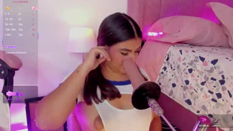 A L I C E  T H U N D E R online show from October 31, 4:57 am