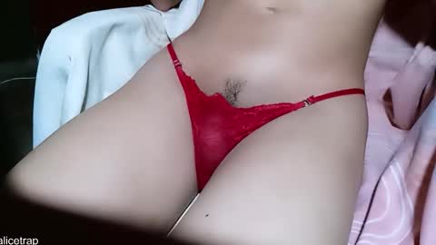 Snapshot of alicetrap chatting on December 18, 2:28 am Alicetrap Juno online show from December 18, 2:28 am