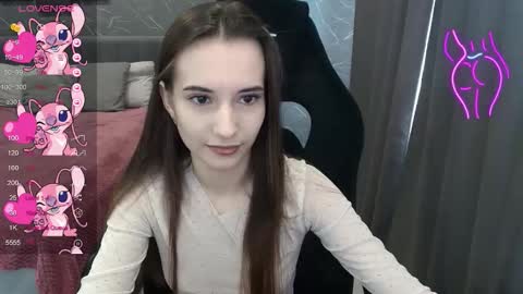 Snapshot of aliceweiss_ chatting on October 14, 8:04 am Alice online show from October 14, 8:04 am