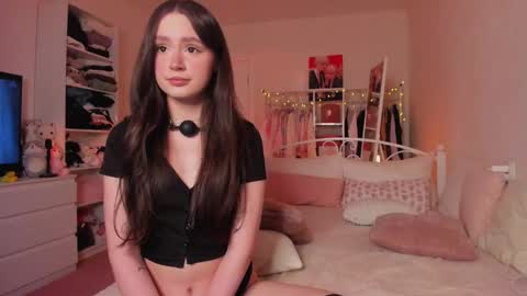 Snapshot of alicexbae chatting on January 17, 3:43 pm from wonderland online show from January 17, 3:43 pm