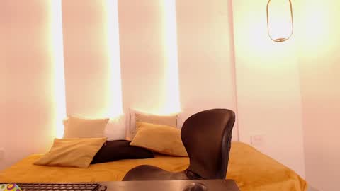 Snapshot of alicia_20_ chatting on January 7, 5:22 am Alice online show from January 7, 5:22 am