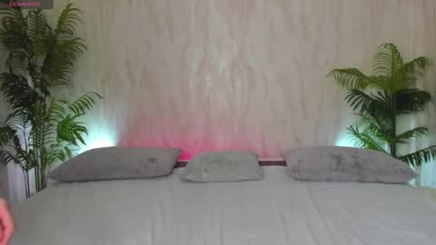 Snapshot of alicia_edwards chatting on January 21, 2:11 am Mia online show from January 21, 2:11 am