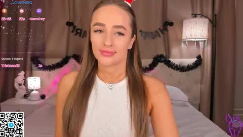 Mia online show from December 19, 2:07 am