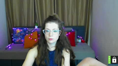 Snapshot of alicia_folow chatting on January 12, 4:31 am Alicia online show from January 12, 4:31 am